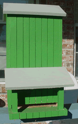 Farmers Store Feeder Green